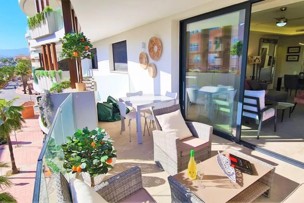 شقة Lujoso Apartamento Nuevo Playa Centro إِستيبونا